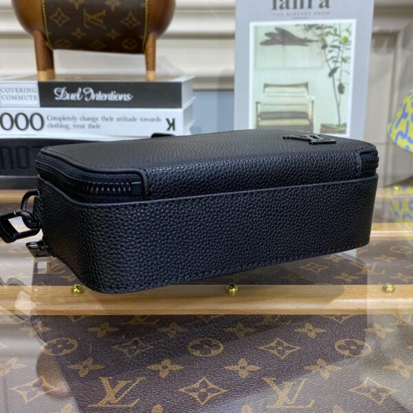 Replica Louis Vuitton ALPHA WEARABLE LV WALLET M59161 6