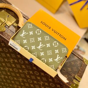 Replica Louis Vuitton Zippy Wallet LV M81280