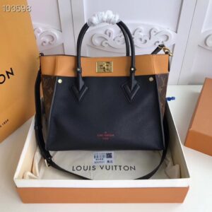 Replica LV On My Side Louis Vuitton M53823