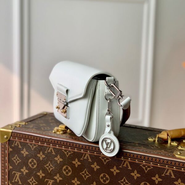 Replica Louis Vuitton Swing LV M20395 5