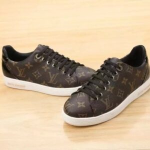 Replica Louis Vuitton Women Frontrow Sneaker 2