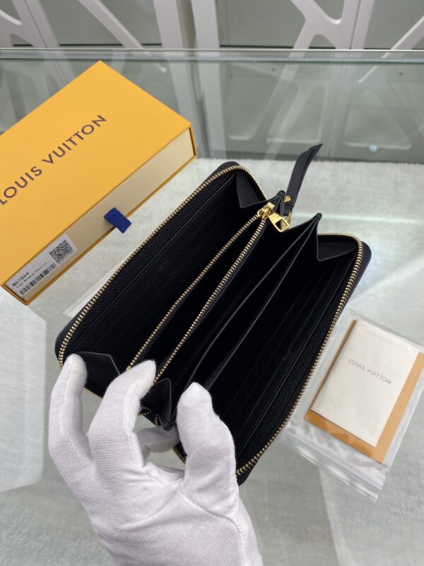 Replica Louis Vuitton Zippy Wallet Black LV M61864 11