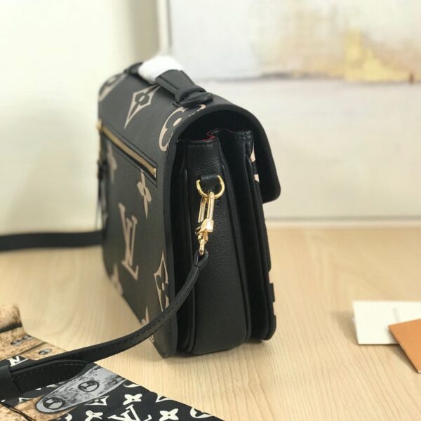 Replica Louis Vuitton Pochette Metis LV M45773 5