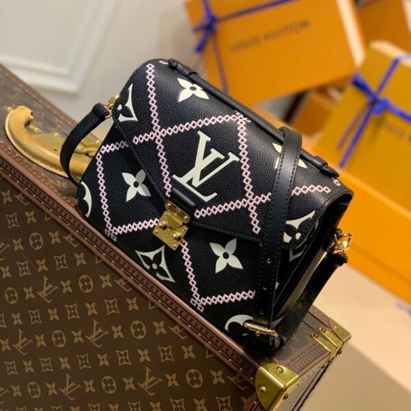 Replica Louis Vuitton Pochette Metis LV M46028 3