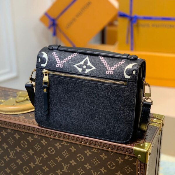 Replica Louis Vuitton Pochette Metis LV M46028 4