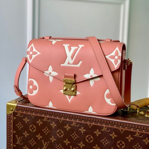 Replica Louis Vuitton Pochette Metis LV M46302 4