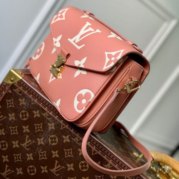 Replica Louis Vuitton Pochette Metis LV M46302 6