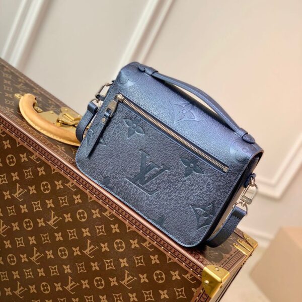 Replica Louis Vuitton Pochette Metis LV M59211 5