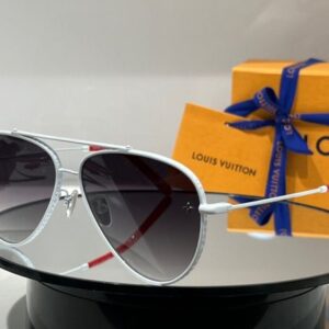 Replica Louis Vuitton The LV Pilot Sunglasses Z1637U 2