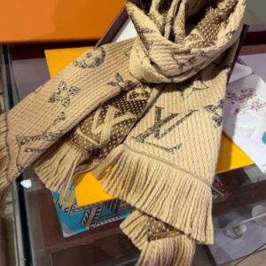 Replica Louis Vuitton Monogram Giant Jungle Logomania Scarf M75884 2