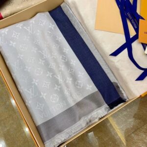 Replica Louis Vuitton On The Edge Monogram Shawl M76372 2