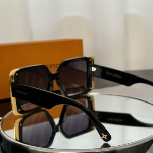 Replica Louis Vuitton LV Moon Square Sunglasses Z1664W 2