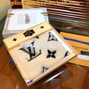 Replica Louis Vuitton M76500 LV Crafty Bi Color Envy LV Stole 2