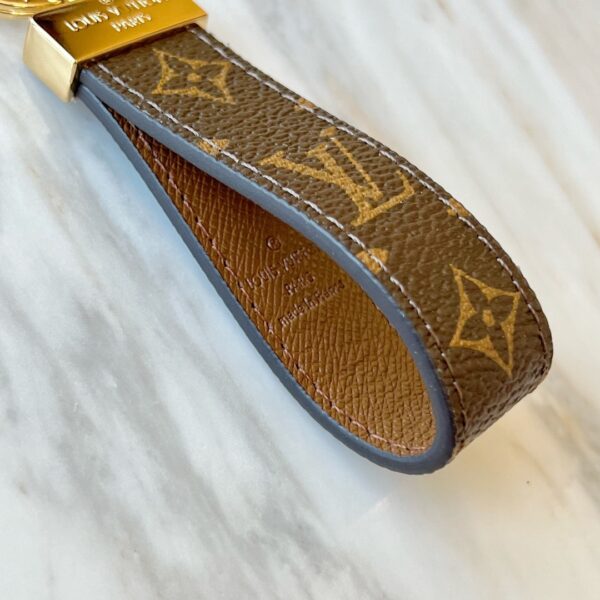 Replica Louis Vuitton Dragonne Key Holder LV M65221 10