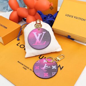 Replica Louis Vuitton Illustre Bag Charm and Key Holder LV M00665 2