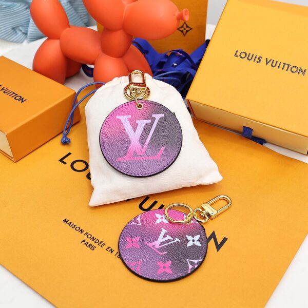 Replica Louis Vuitton Illustre Bag Charm and Key Holder LV M00665 2