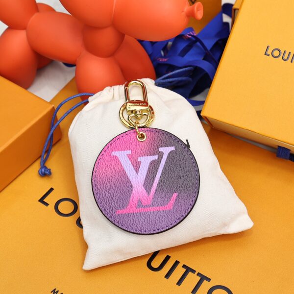 Replica Louis Vuitton Illustre Bag Charm and Key Holder LV M00665 3