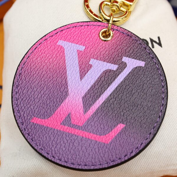 Replica Louis Vuitton Illustre Bag Charm and Key Holder LV M00665 7