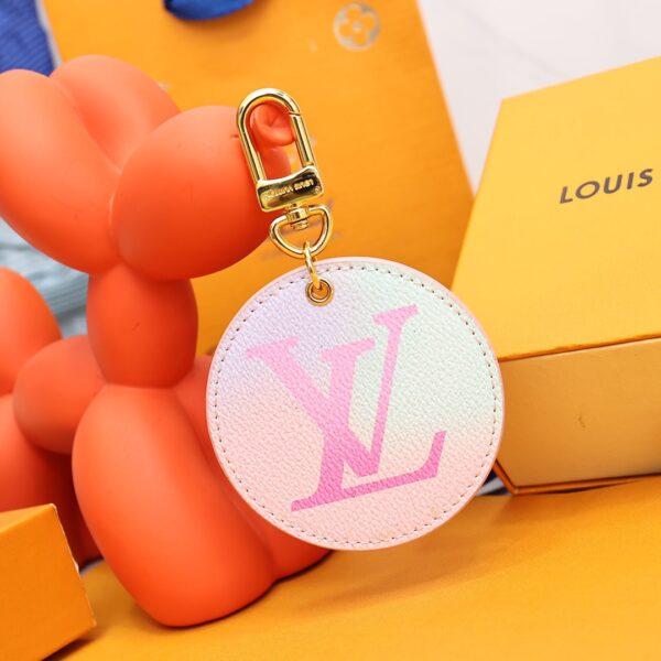 Replica Louis Vuitton Illustre Bag Charm and Key Holder LV M00666 3