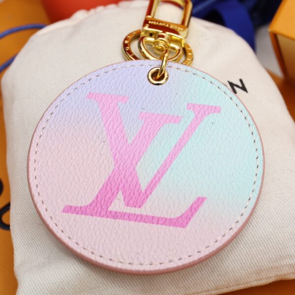 Replica Louis Vuitton Illustre Bag Charm and Key Holder LV M00666 5