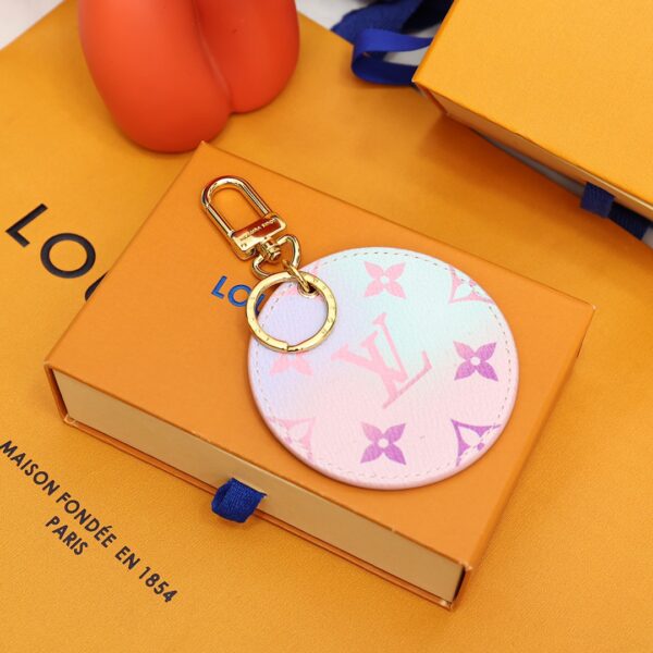 Replica Louis Vuitton Illustre Bag Charm and Key Holder LV M00666 8