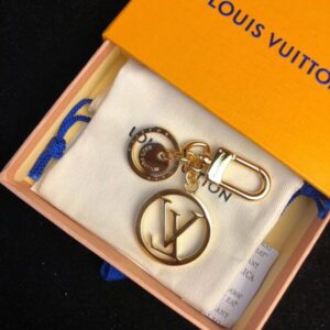 Replica LV Circle Bag Charm And Key Holder Louis Vuitton M68000 2