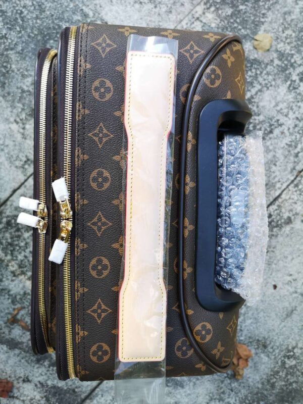 Replica Louis Vuitton Rolling Luggage LV M23241 7