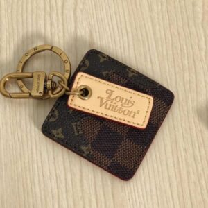 Replica LV Illustre Bag Charm And Key Holder Louis Vuitton MP2713 2