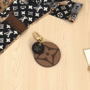 Replica LV M69317 Louis Vuitton Monogram Reverse Key Holder and Bag Charm 2