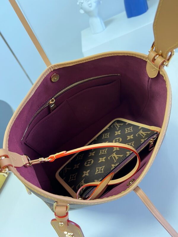 Replica Louis Vuitton LV CARRYALL PM Bag M46203 11