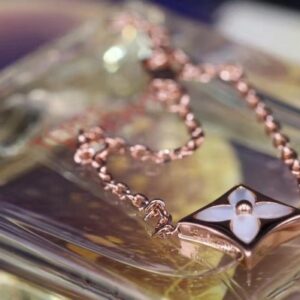 Replica Louis Vuitton Color Blossom Sun Pendant Q93521 2