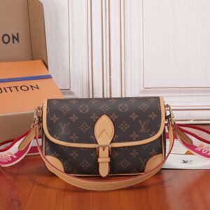 Replica Louis Vuitton LV DIANE Bag M46049 2