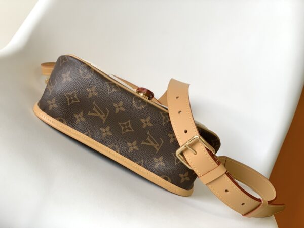 Replica Louis Vuitton LV DIANE Bag M46317 7