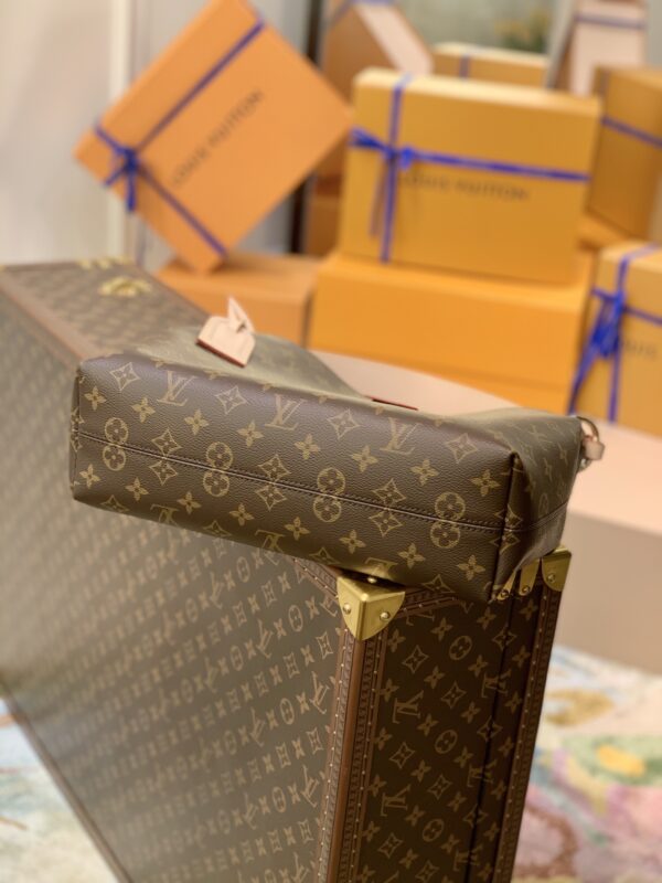 Replica Louis Vuitton LV GRACEFUL PM M43700 7