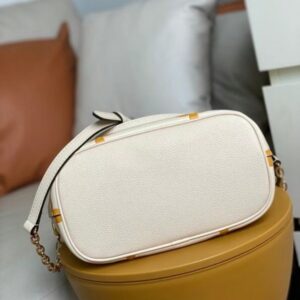 Replica Louis Vuitton Marshmallow Hobo Bag By The Pool M45698 2