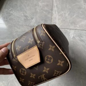 Replica Louis Vuitton Dopp Kit Toilet Pouch Monogram Canvas M44494 2