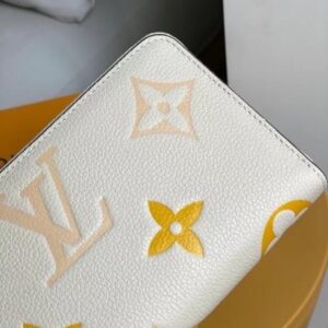 Replica Louis Vuitton Zippy Wallet The Pool M80402 2