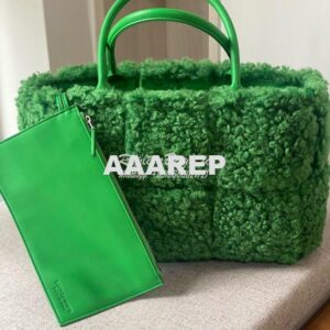 Replica Bottega Veneta BV Arco Tote Small Intreccio Shearling Tote Bag