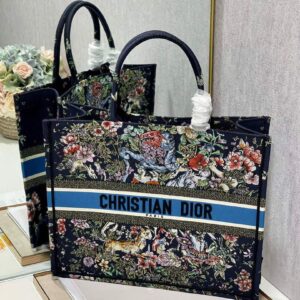 Replica Dior M1286 Large Book Tote D-Constellation embroidery in shades of blue 2