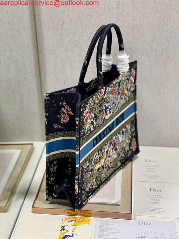 Replica Dior M1286 Large Book Tote D-Constellation embroidery in shades of blue 5