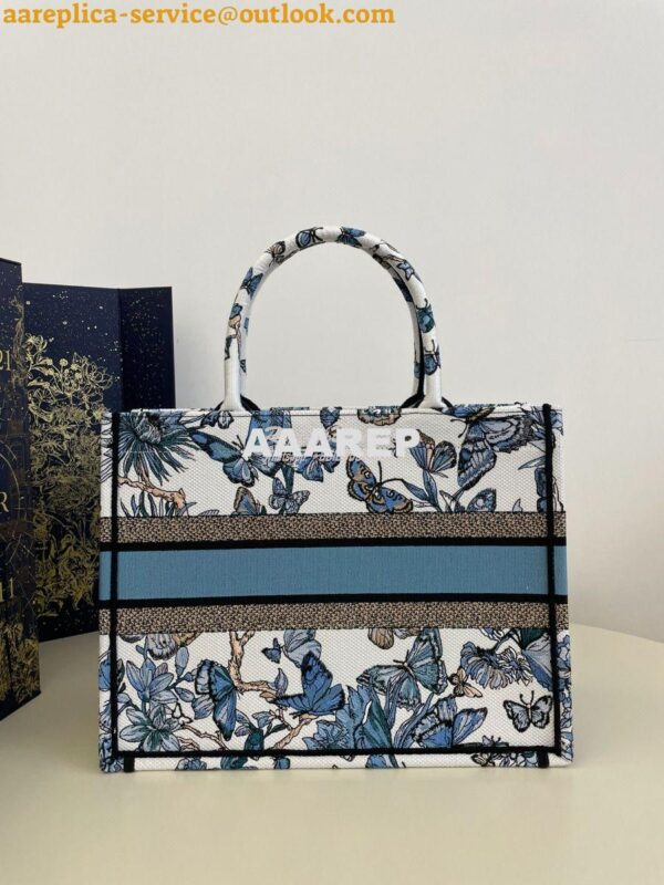 Replica Dior Book Tote bag in White and Pastel Midnight Blue Toile de 12