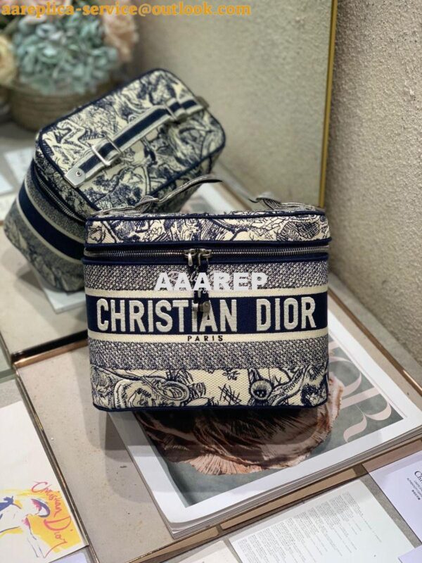 Replica Dior DiorTravel Vanity Case Bag S5480 Blue Toile de Jouy Embro 3