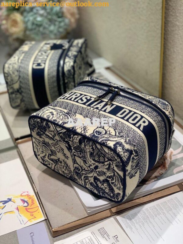 Replica Dior DiorTravel Vanity Case Bag S5480 Blue Toile de Jouy Embro 13