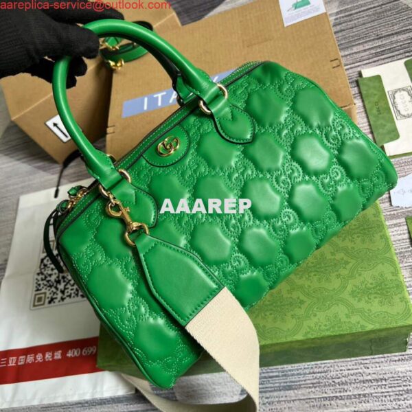 Replica Gucci 702242 GG matelassé leather shoulder bag Bright green 5