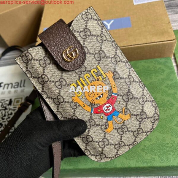 Replica Gucci 700732 Gucci cat print phone case Brown 5