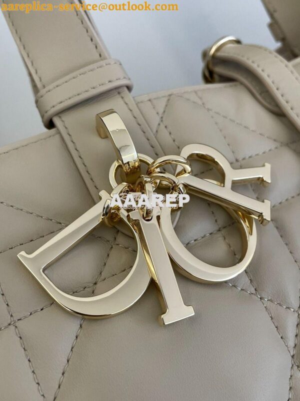 Replica Dior Large Toujours Bag in Macrocannage Calfskin M2820O Powder 5