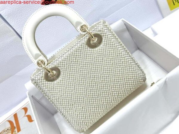 Replica Dior M0505 Mini Dior Lady Bag White Embroidered white resin beads