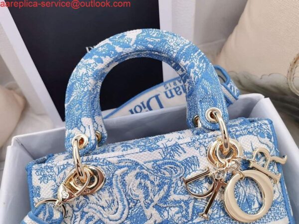 Replica Dior M0565 Medium Lady D-Life Bag Cornflower Blue Toile de Jouy Embroidery 4