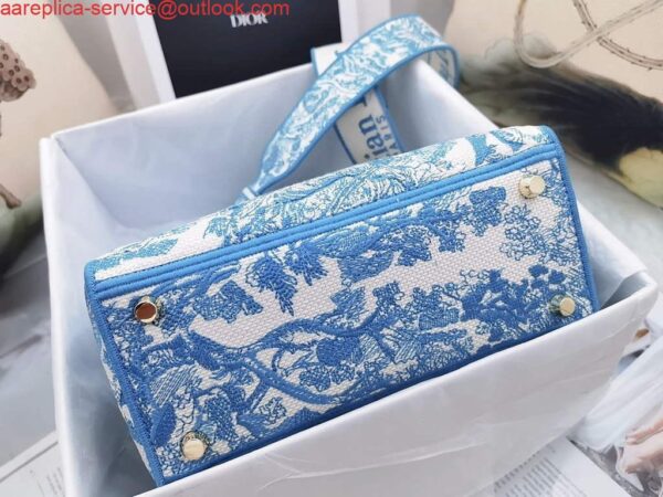 Replica Dior M0565 Medium Lady D-Life Bag Cornflower Blue Toile de Jouy Embroidery 7