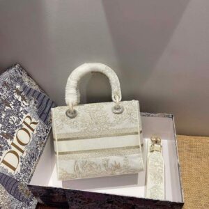 Replica Dior M0565 Medium Lady D-Life Bag Light Yellow Cupidon Embroidery 2